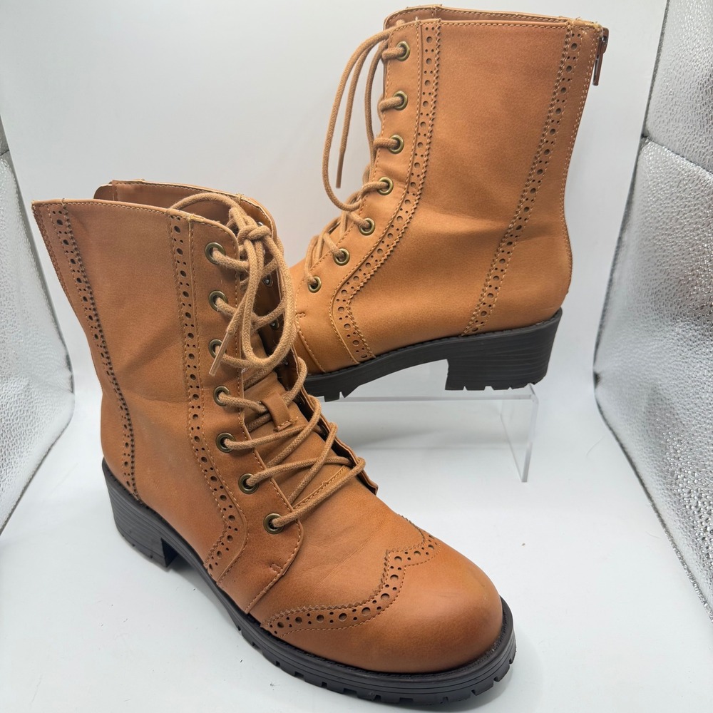 American Eagle Womens 7 Tan Wingtip Brogue Combat Boots Lace Up Zip 4126-207